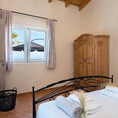 Seaview Corfu 2 Bedroom Private Pool & Ac 빌라